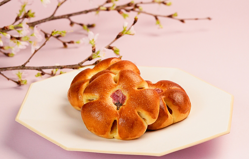 3月1日(金)、春の訪れを予感させる「桜あんパン」と「抹茶クリームパン