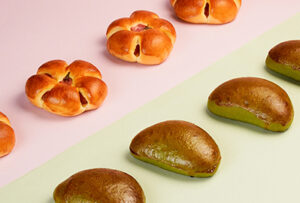 3月1日(金)、春の訪れを予感させる「桜あんパン」と「抹茶クリームパン」期間限定で新発売。