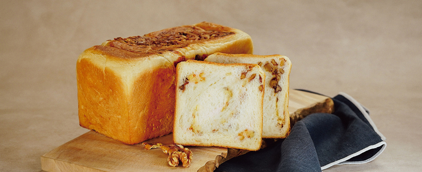【大阪店舗限定】スモークチーズと胡桃の食パン